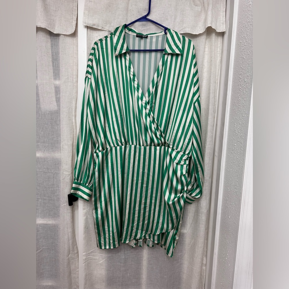 White and Green Fashion Nova Scort